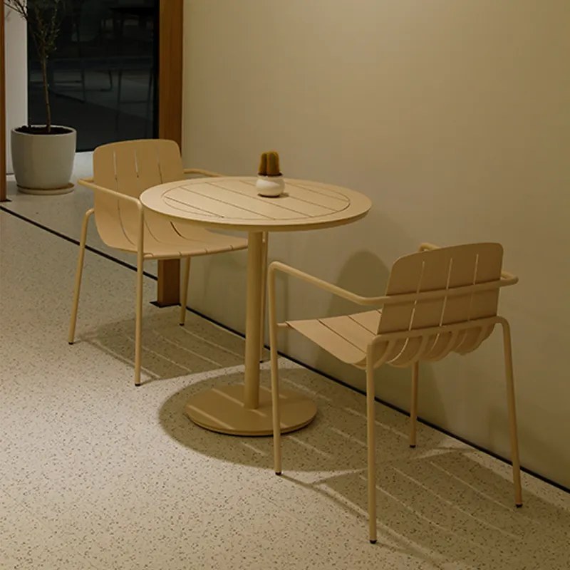 Outdoor Metal Armchairs with Round Table
