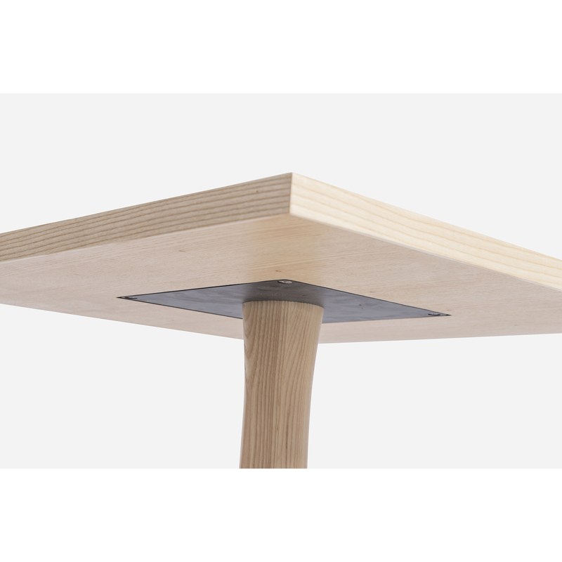 Underside of the top showing the steel mounting plate bolted to the pedestal